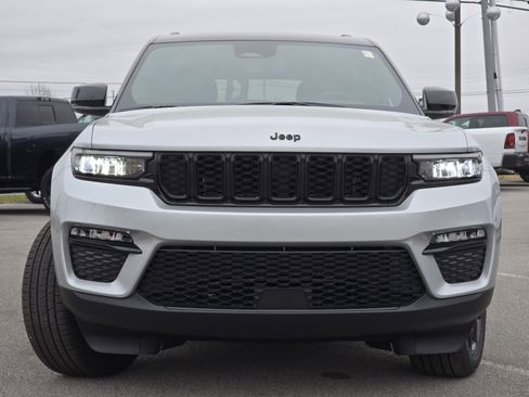 New 2025 Jeep Grand Cherokee Limited w/ MOPAR Finishing Package image 14