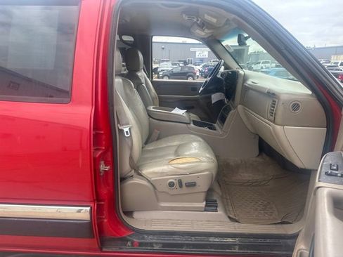Used 2005 GMC Yukon SLT w/ SLT Preferred Equipment Group AWD/4WD image 18