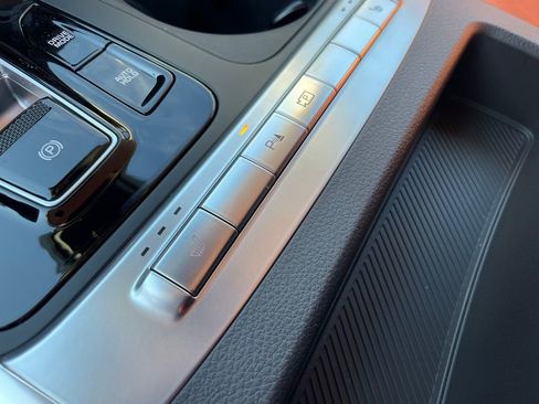 New 2026 Kia Carnival EX FWD image 19