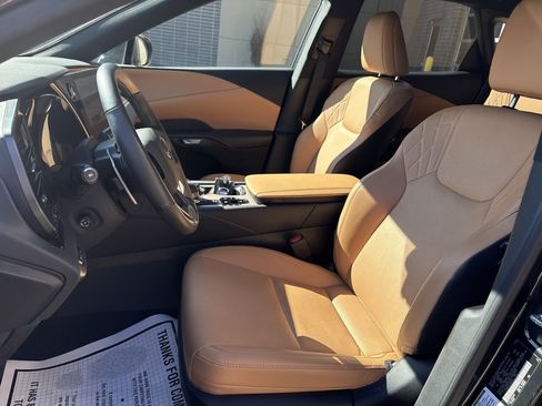 Used 2025 Lexus RX 350 Premium w/ Convenience Package image 16