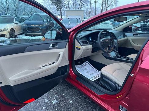 Used 2017 Hyundai Sonata SE image 11