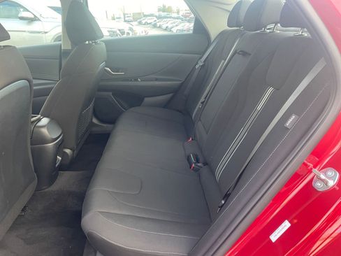Used 2025 Hyundai Elantra SEL image 23
