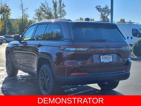 New 2025 Jeep Grand Cherokee Altitude image 4