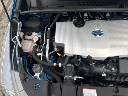Used 2022 Toyota Prius LE image 28