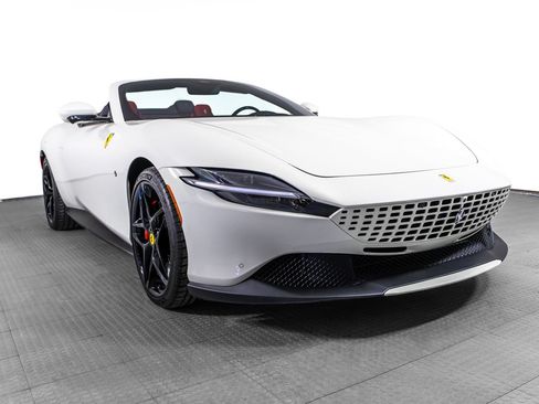 Certified 2025 Ferrari Roma Spider RWD image 7