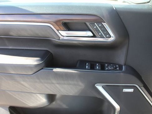 Used 2022 GMC Sierra 1500 SLT image 34