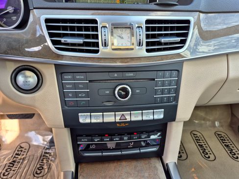 Used 2016 Mercedes-Benz E 350 Sedan w/ Premium Package image 29