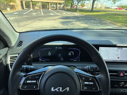 Used 2025 Kia Seltos S FWD image 29