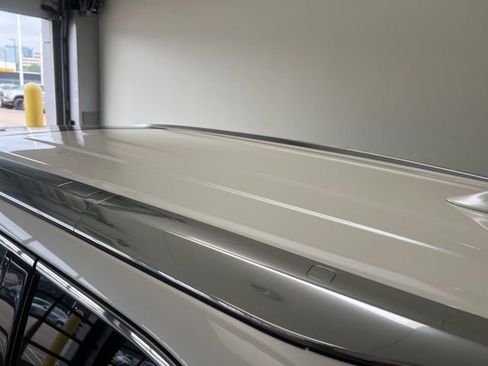 Used 2019 Toyota Highlander XLE FWD image 11