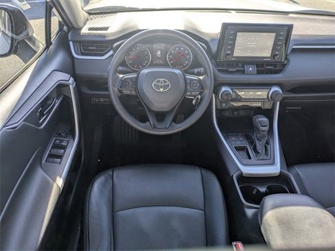 Used 2021 Toyota RAV4 LE image 16