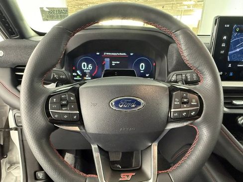Used 2025 Ford Explorer ST RWD image 15