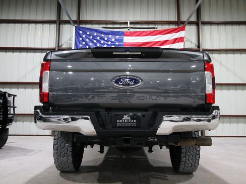Used 2019 Ford F250 Lariat w/ Lariat Ultimate Package AWD/4WD image 9