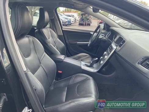 Used 2018 Volvo V60 T5 Dynamic w/ Vision Package FWD image 13