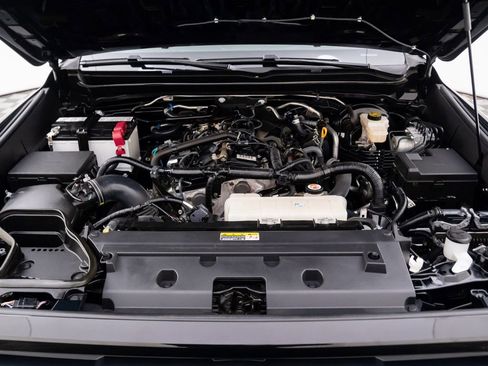 Used 2024 Toyota Tacoma TRD Off-Road image 30