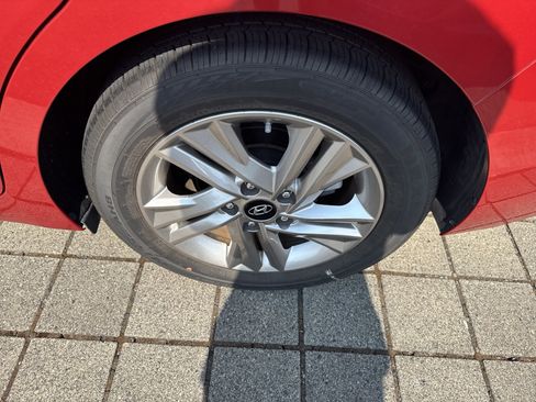 Used 2020 Hyundai Elantra Value Edition FWD image 10