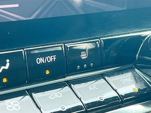 Used 2023 GMC Canyon AT4 image 20