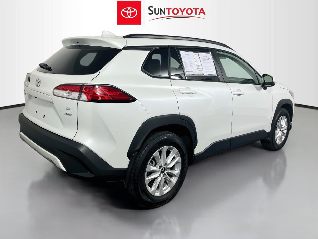 Used 2024 Toyota Corolla Cross LE AWD/4WD image 3