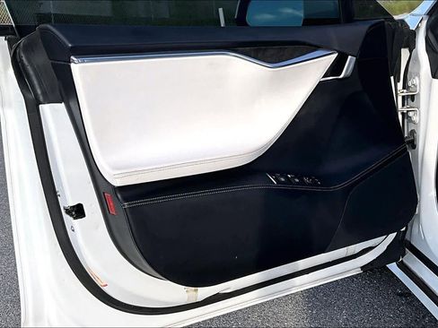 Used 2018 Tesla Model S 75D image 21