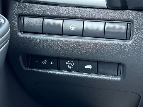 New 2026 Nissan Rogue SV image 32