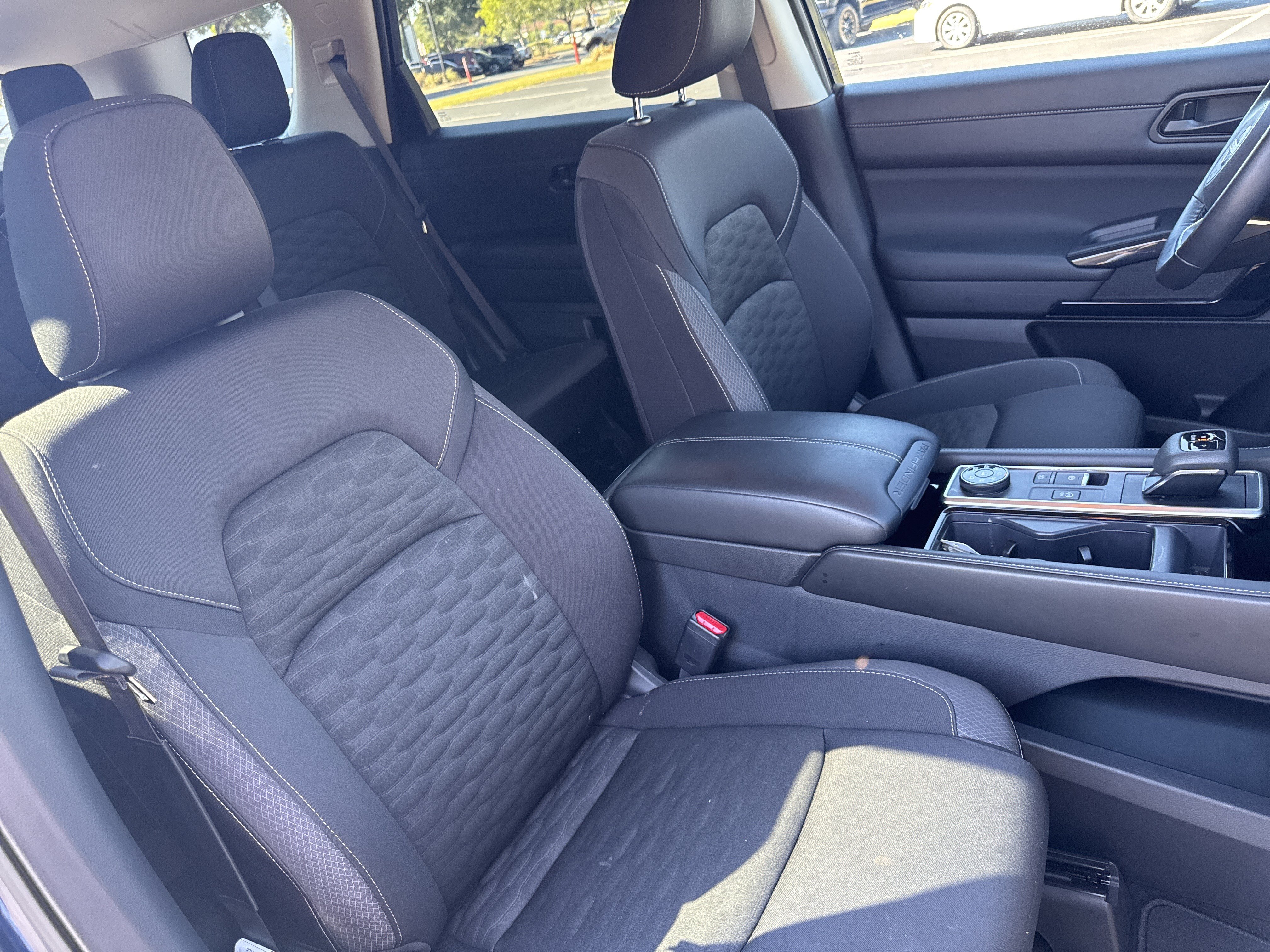 Used 2025 Nissan Pathfinder SV AWD/4WD image 36