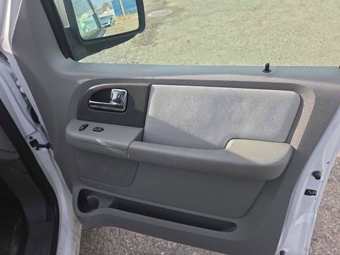 Used 2006 Ford Expedition XLT image 22