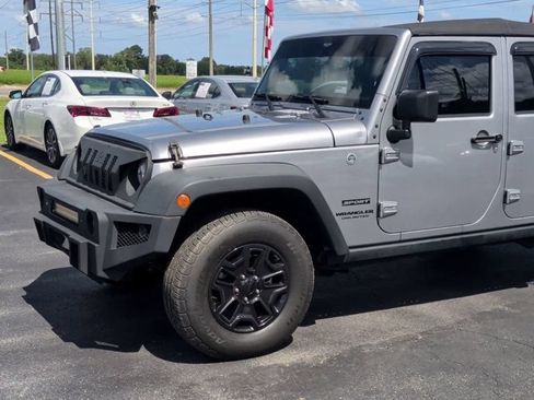 Used 2016 Jeep Wrangler Unlimited Sport w/ Connectivity Group AWD/4WD image 4
