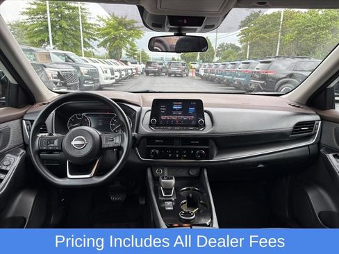 Used 2023 Nissan Rogue S AWD/4WD image 9