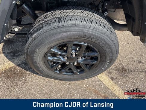 Used 2022 Jeep Gladiator Sport image 5