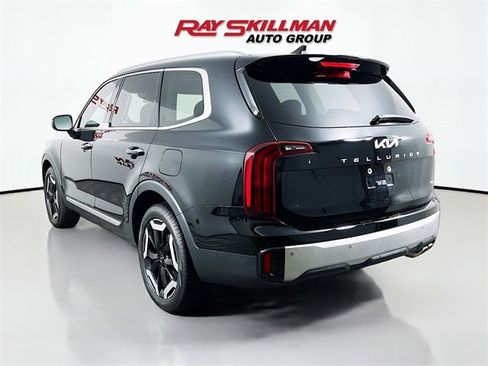 Used 2024 Kia Telluride S w/ S Sunroof Package image 5