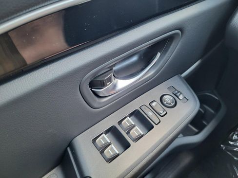 Used 2025 Honda Pilot Sport image 22