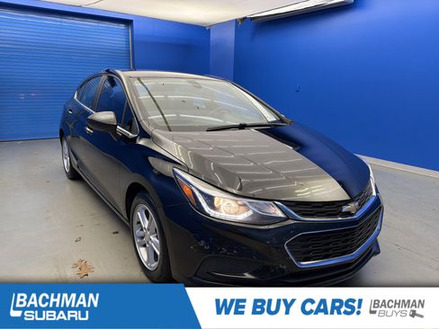 Used 2017 Chevrolet Cruze LT w/ Convenience Package image 1