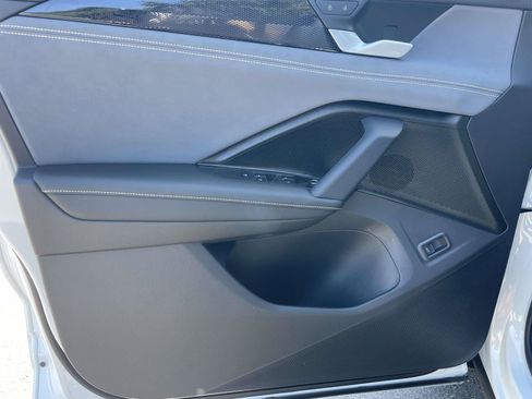 New 2026 Volkswagen Tiguan SE R-Line FWD image 14