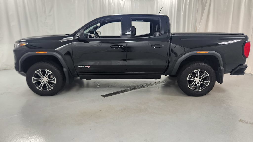 Used 2024 GMC Canyon AT4 AWD/4WD image 6