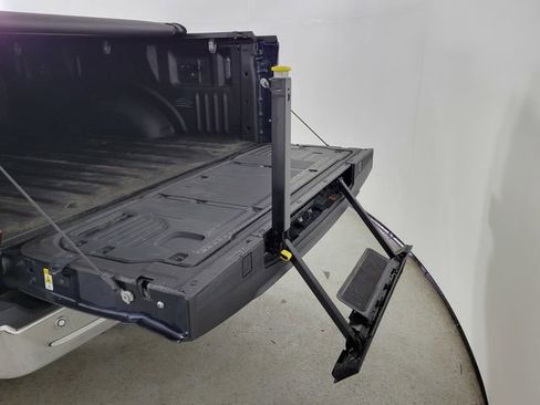 Certified 2022 Ford F150 Lariat w/ Equipment Group 502A High image 17