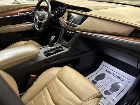 Used 2019 Cadillac XT5 Platinum image 28
