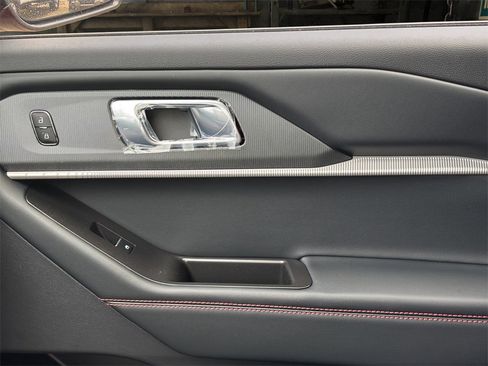 New 2026 Ford Explorer ST-Line w/ ST-Line Street Pack image 37