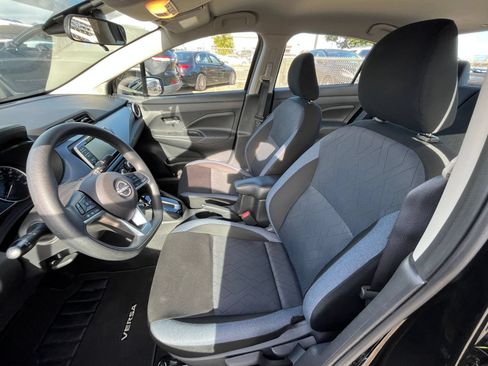 Used 2025 Nissan Versa SV FWD image 24