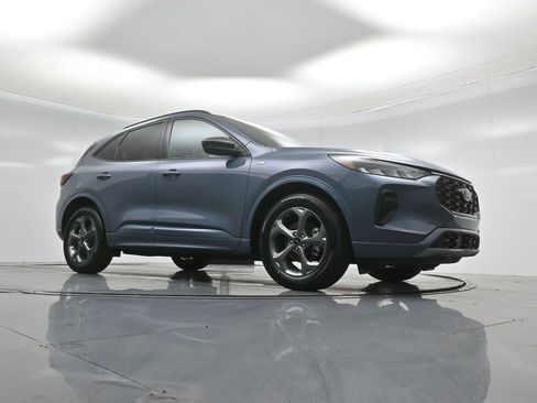 Certified 2023 Ford Escape ST-Line w/ Tech Pack #1 image 4