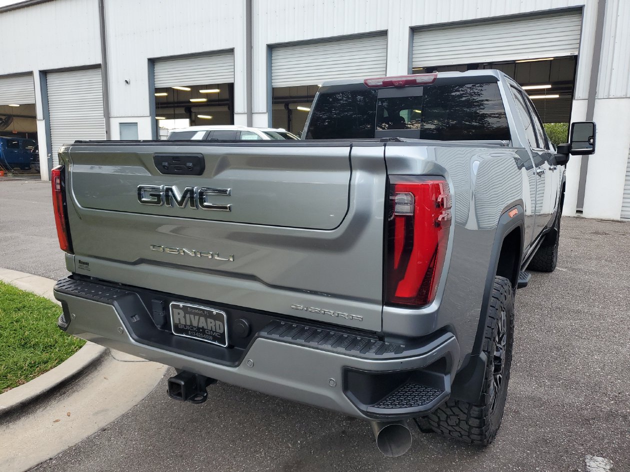 Used 2024 GMC Sierra 2500 Denali Ultimate AWD/4WD image 4