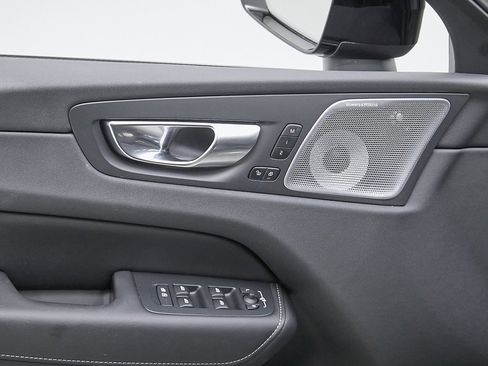 Certified 2025 Volvo XC60 T8 Ultra w/ Protection Package Premier image 11