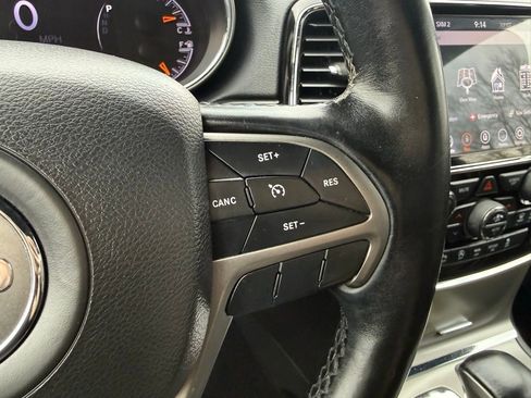 Used 2020 Jeep Grand Cherokee Limited w/ Luxury Group II image 17