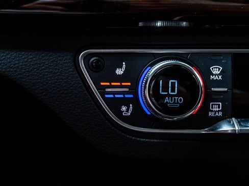 Used 2018 Audi Q5 2.0T Premium Plus w/ Premium Plus Package image 19