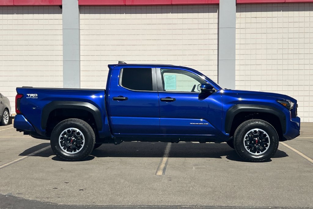 Certified 2025 Toyota Tacoma TRD Off-Road w/ TRD Off Road Upgrade Package AWD/4WD image 3
