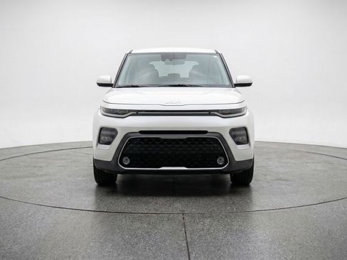 Used 2025 Kia Soul LX w/ LX Technology Package image 2