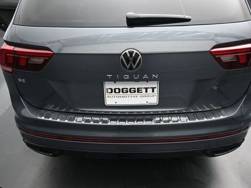 Used 2022 Volkswagen Tiguan SE R-Line FWD image 10