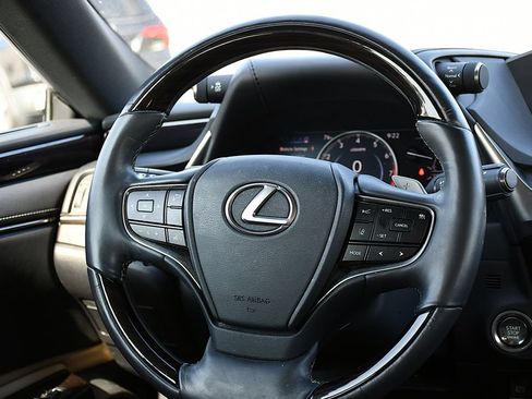 Used 2019 Lexus ES 350 w/ Premium Package FWD image 25