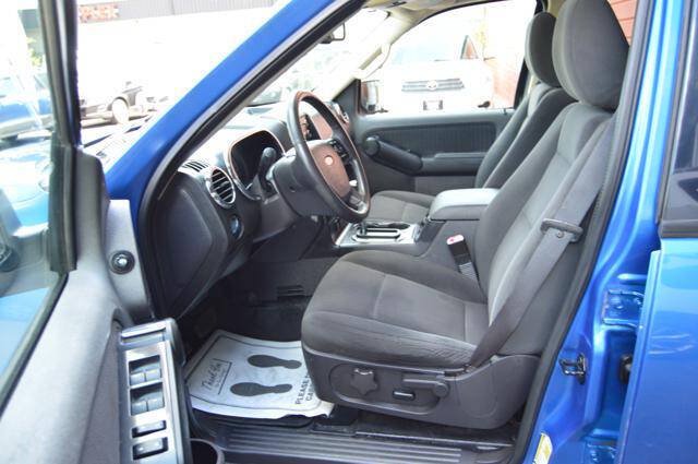 Used 2010 Ford Explorer Sport Trac XLT AWD/4WD image 16
