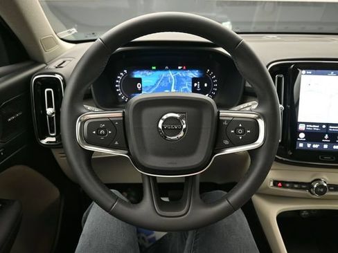 Used 2023 Volvo XC40 B4 Ultimate w/ Protection Package Premier FWD image 24