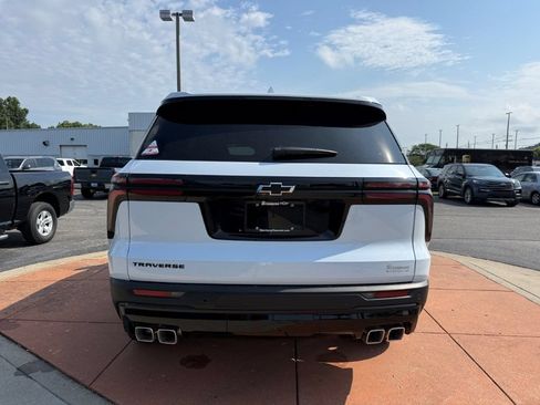 New 2026 Chevrolet Traverse LT w/ Midnight/Sport Edition FWD image 5