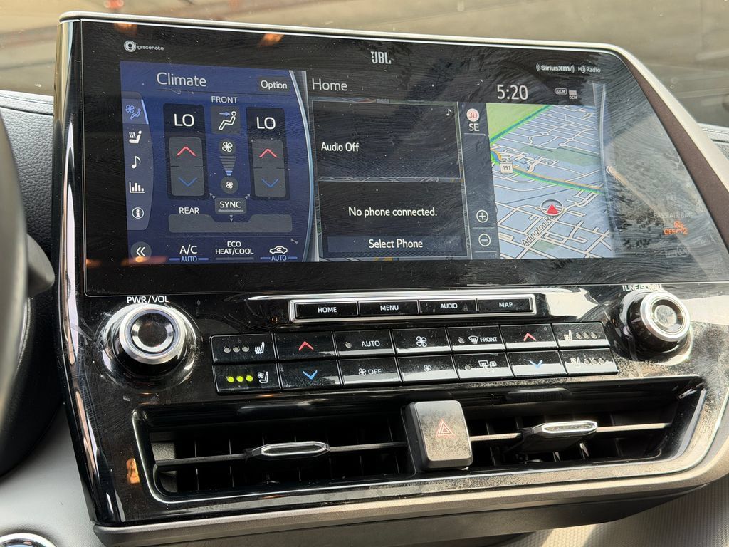 Used 2022 Toyota Highlander Limited AWD/4WD image 16